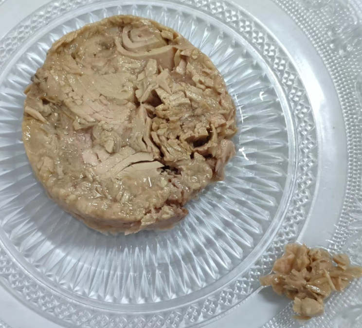 Jaką różnicę w tuńczyku i solidnym, płatkowym i shredded oraz jak wyróżniać? ?